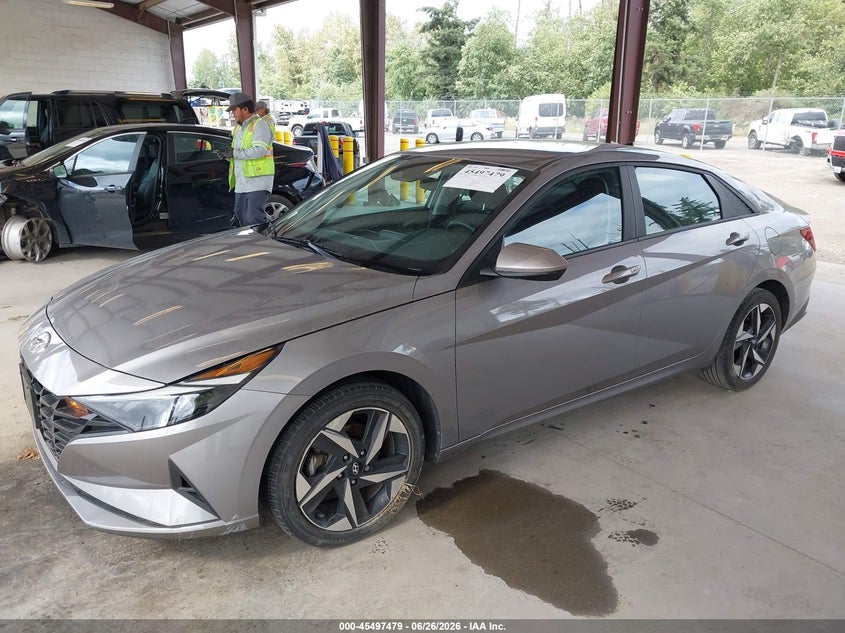 2023 HYUNDAI ELANTRA auction photo 2