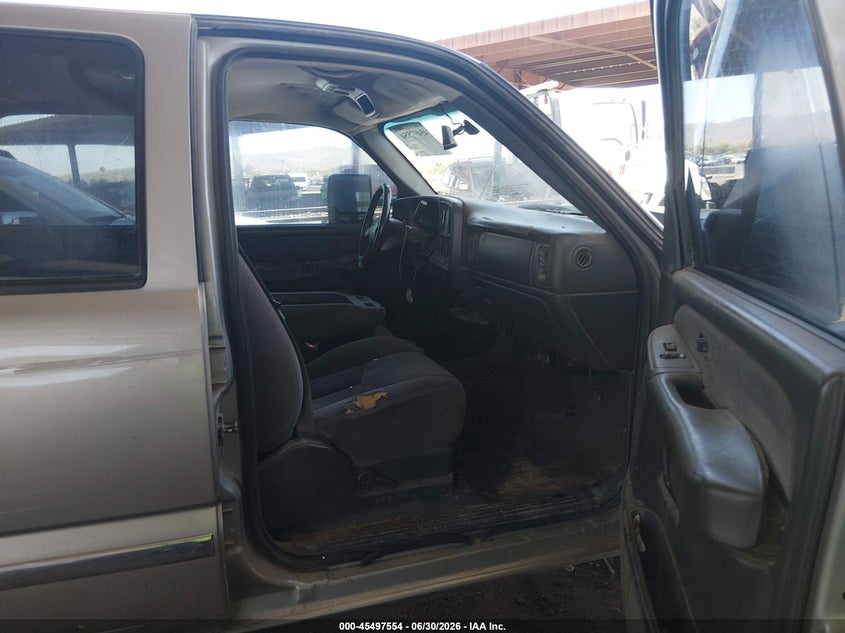2003 GMC SIERRA 1500HD auction photo 5
