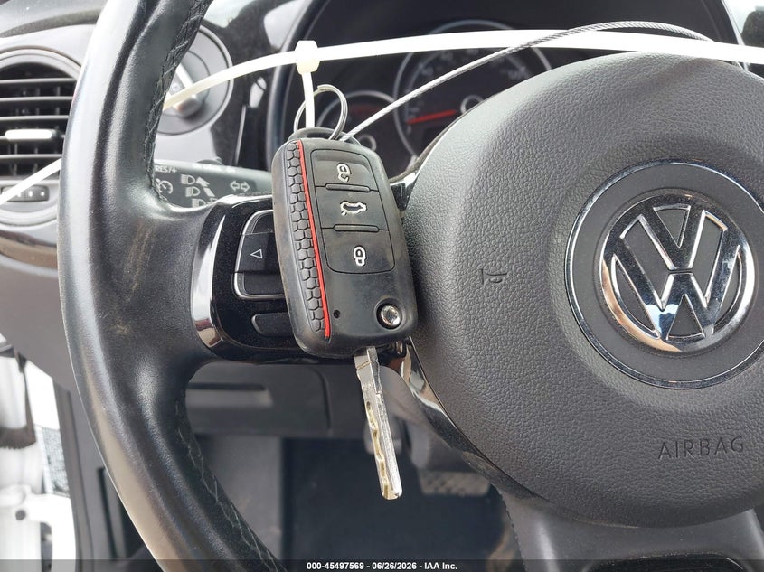 2018 Volkswagen Beetle 2.0T Coast/2.0T S VIN: 3VWFD7AT1JM714862 Lot: 45497569