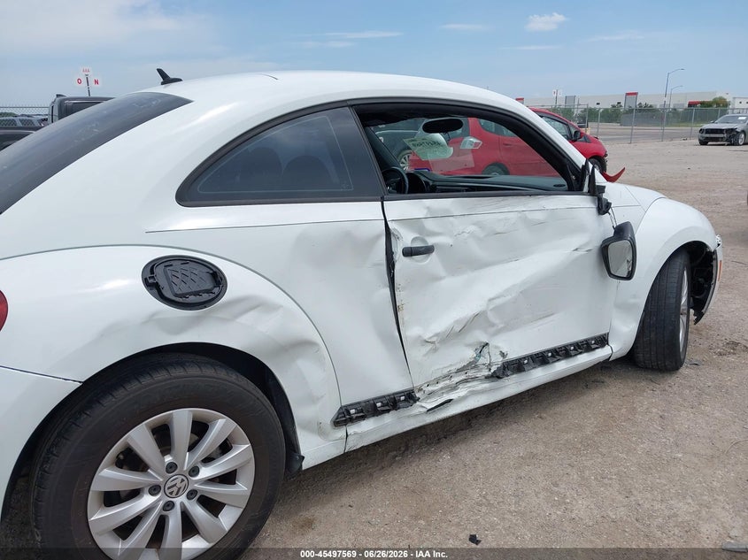 2018 Volkswagen Beetle 2.0T Coast/2.0T S VIN: 3VWFD7AT1JM714862 Lot: 45497569