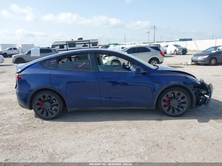 TESLA MODEL Y - zdjęcie 12
