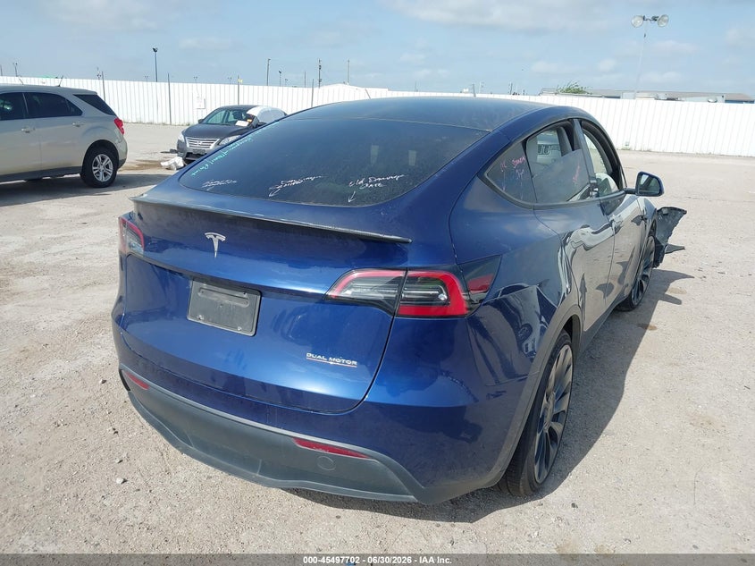 TESLA MODEL Y - zdjęcie 4