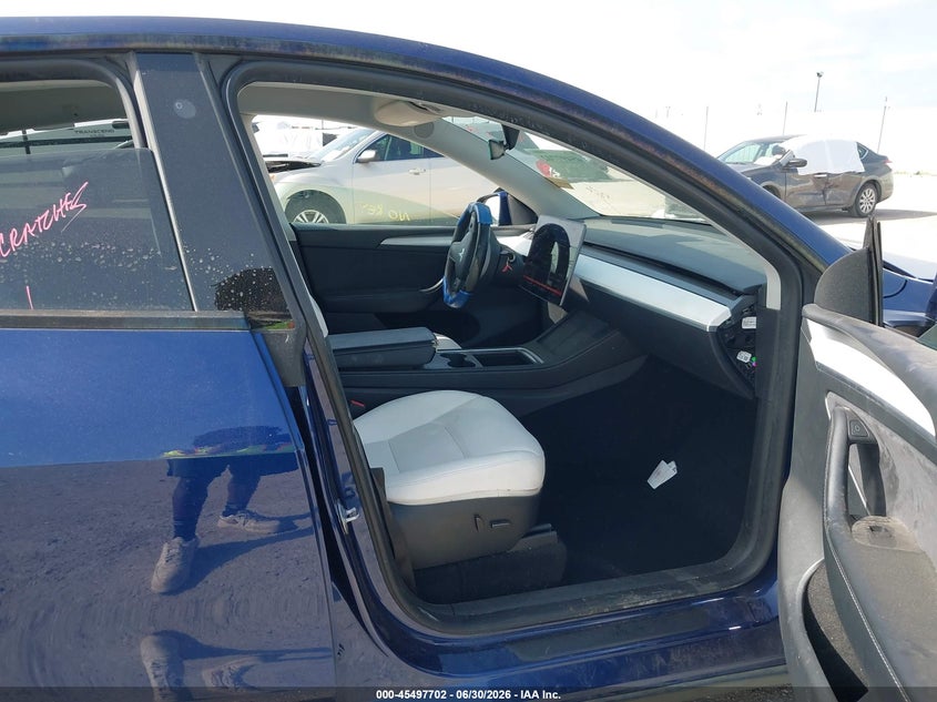 TESLA MODEL Y - zdjęcie 5