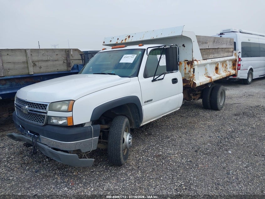 2005 CHEVROLET SILVERADO 3500 CHASSIS auction photo 2