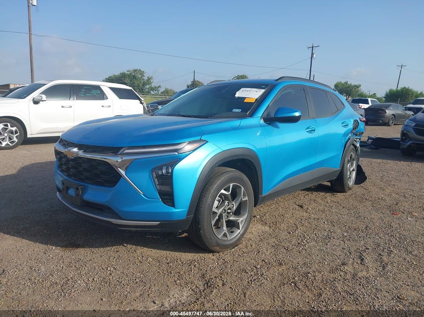 2025 Chevrolet Trax, Left & Right Side, IAAI, VIN KL77LHEP7SC252644 — photo 2