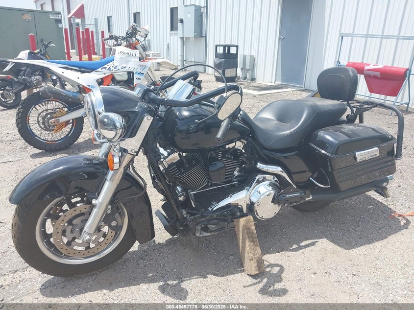 HARLEY-DAVIDSON FLHP 2008