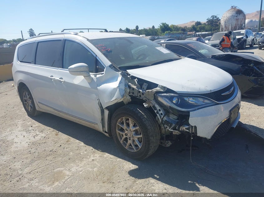 Vin: 2c4rc1bgxlr268577, lot: 45996001, chrysler pacifica touring l 2020 img_1