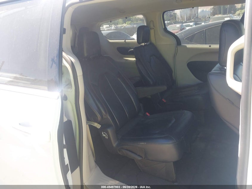 2020 CHRYSLER PACIFICA auction photo 8