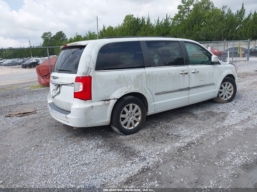 2014 CHRYSLER TOWN & COUNTRY auction photo 4