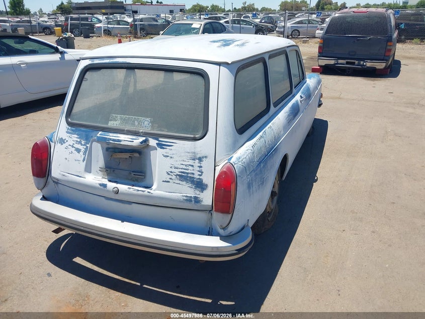 AtlanticExpress - Volkswagen Squareback Sedan