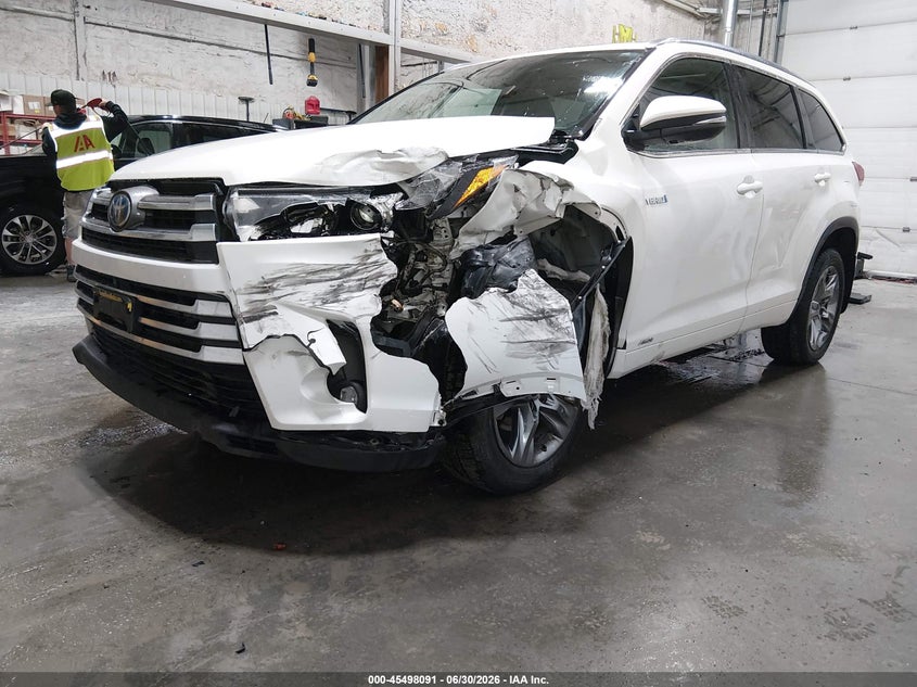 2019 Toyota Highlander, Front End, IAAI, VIN 5TDDGRFH5KS065988 — photo 2