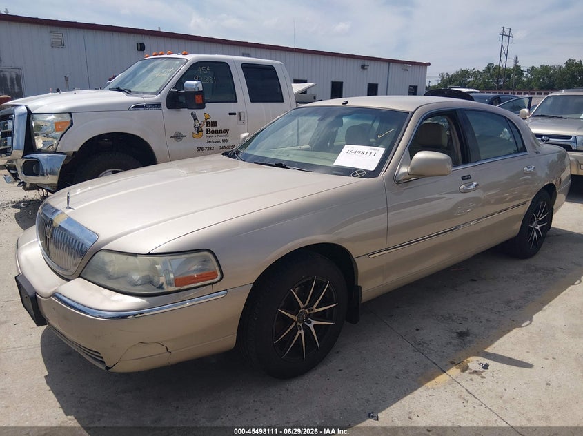 2007 Lincoln Town Car Signature Limited 1LNHM82V37Y609752 photo 1