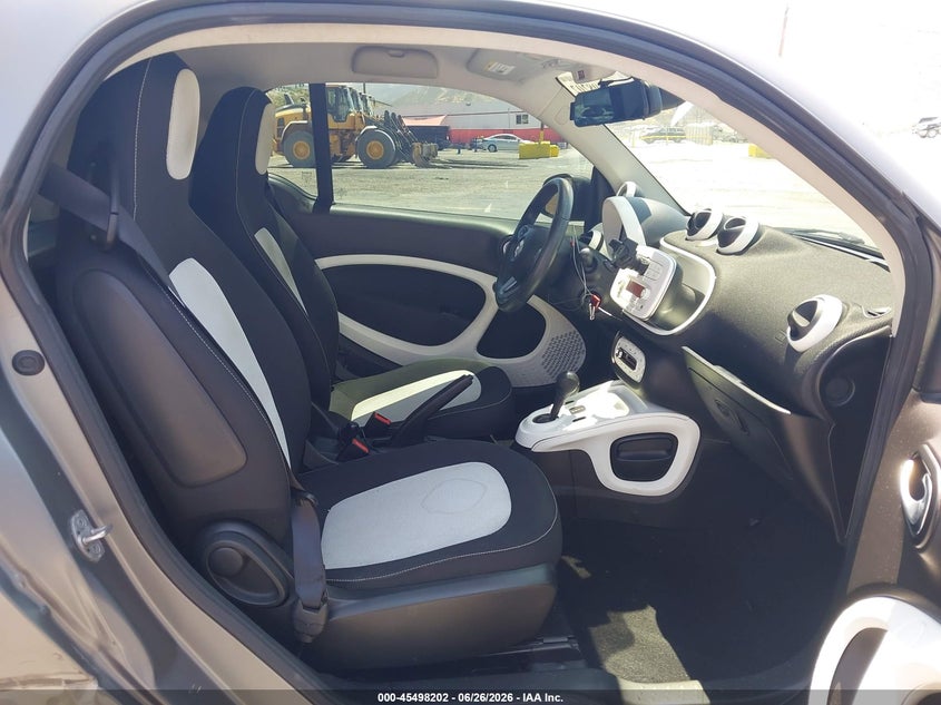 VIN: WMEFJ9BA2JK326410 2018 SMART FORTWO ELECTRIC DRIVE PASSION