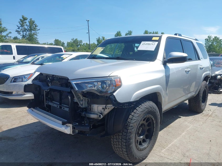 2021 Toyota 4Runner, Перед і зад, IAAI, VIN JTEMU5JR5M5905256 — фото 2