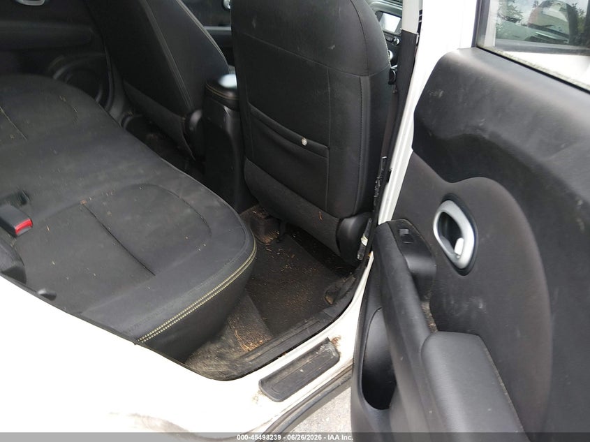 2016 KIA SOUL auction photo 8