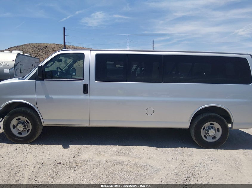 2020 Chevrolet Express Passenger Rwd 3500 Extended Wheelbase Ls VIN: 1GAZGNFP7L1237547 Lot: 45498253