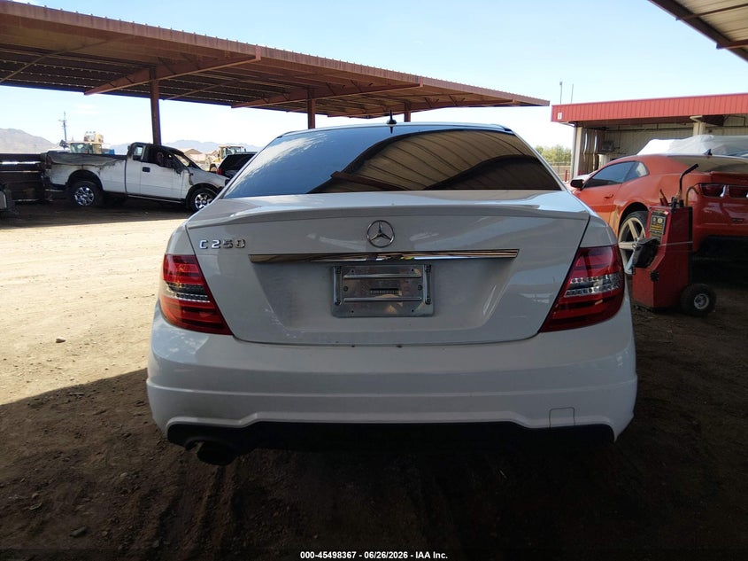 MERCEDES-BENZ C 250 2014 VIN WDDGF4HB1EA962678