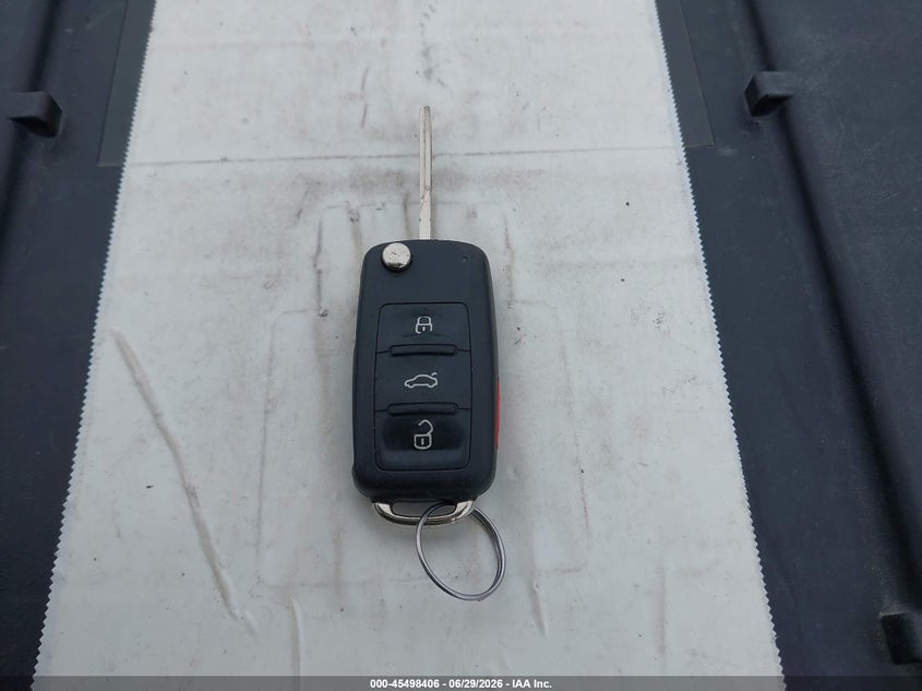 2011 Volkswagen Gti 4-Door VIN: WVWHD7AJ2BW105968 Lot: 45498406