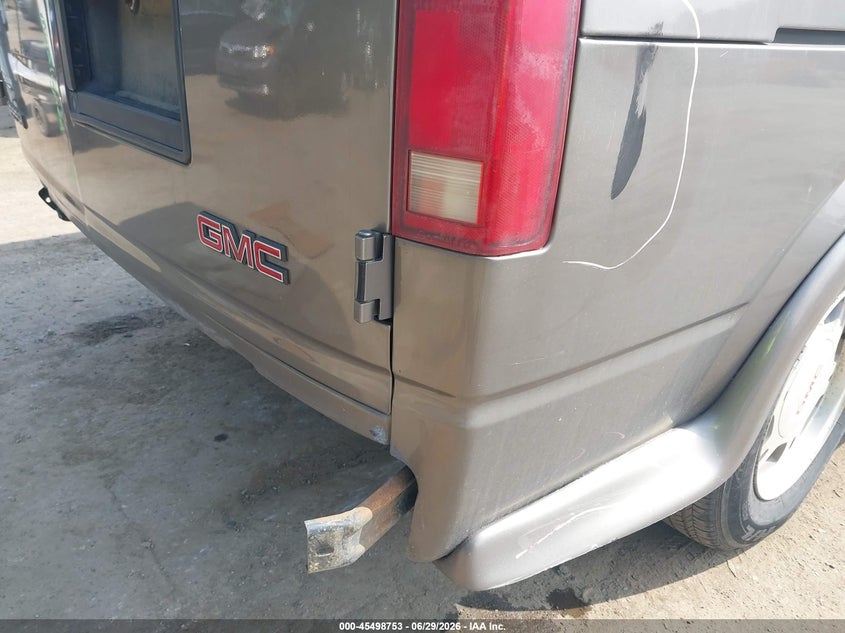 2003 GMC SAFARI auction photo 6