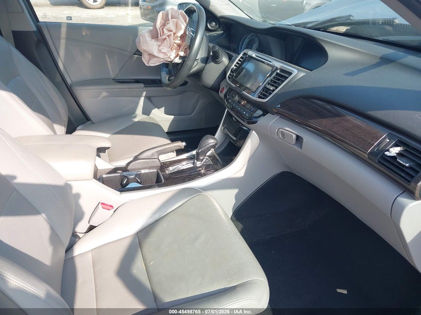 2017 HONDA ACCORD auction photo 5