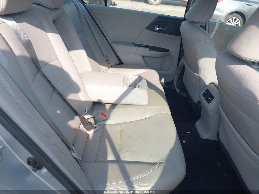 2017 HONDA ACCORD auction photo 8