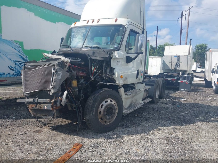 2013 FREIGHTLINER CASCADIA 125 auction photo 2