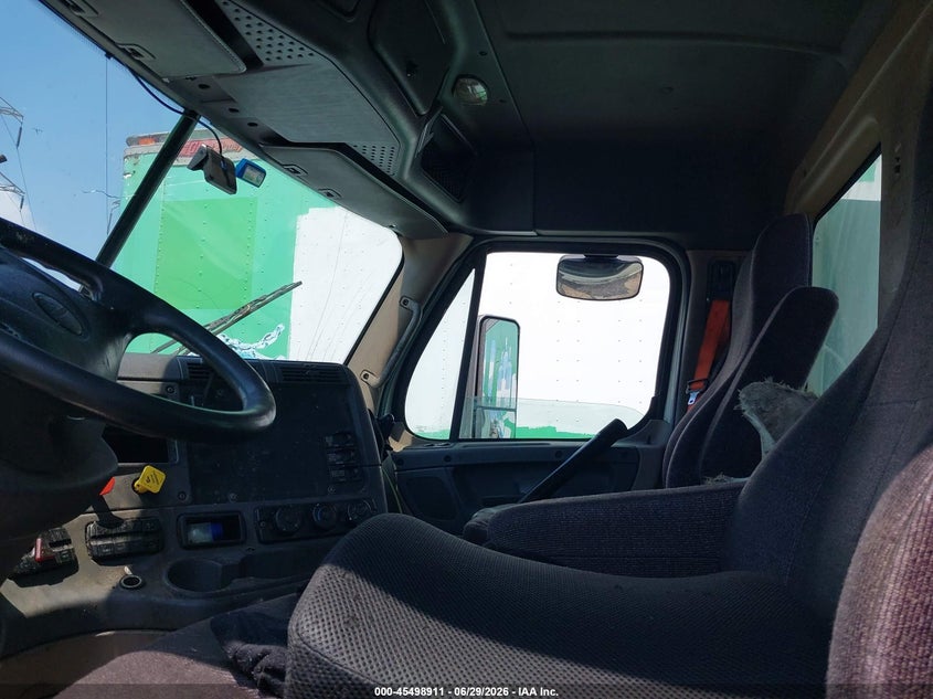 2013 FREIGHTLINER CASCADIA 125 auction photo 7