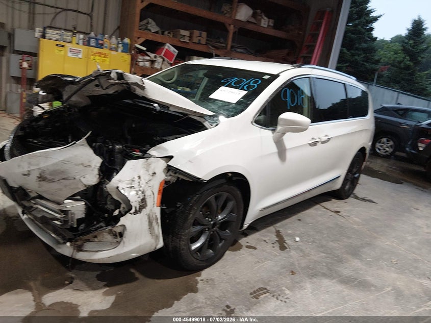 2017 CHRYSLER PACIFICA auction photo 2