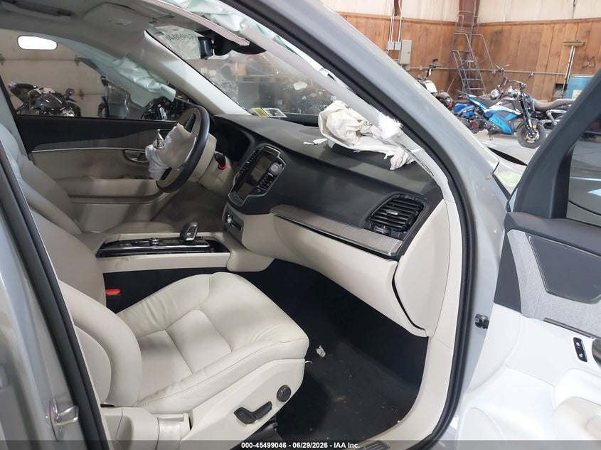 2025 VOLVO XC90 auction photo 5