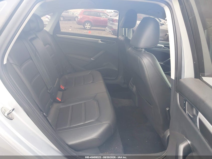 2017 VOLKSWAGEN PASSAT auction photo 8