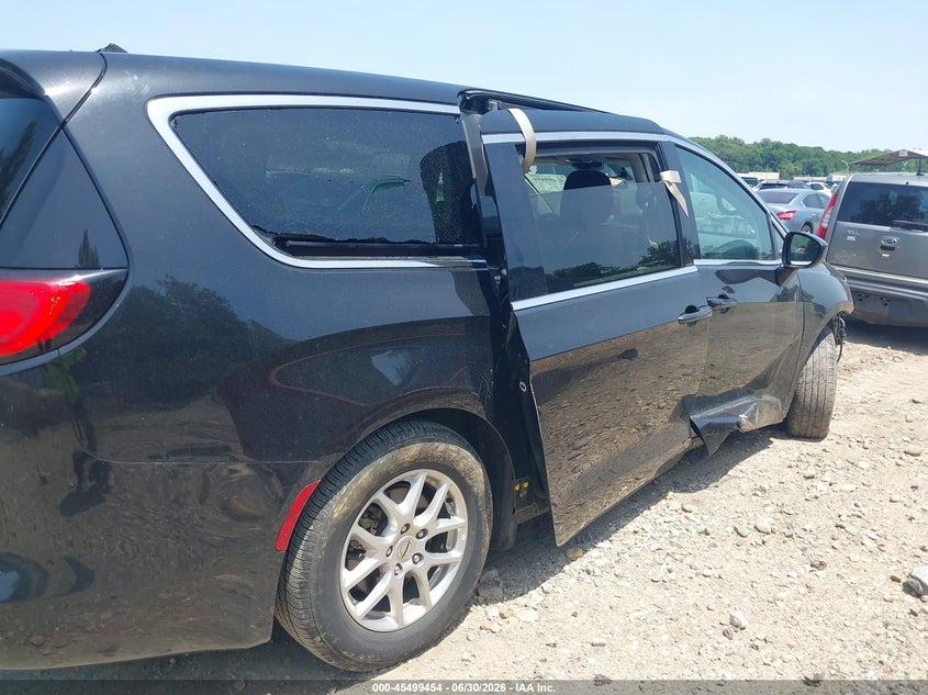 2022 Chrysler Voyager Lx VIN: 2C4RC1CG1NR211590 Lot: 45499454