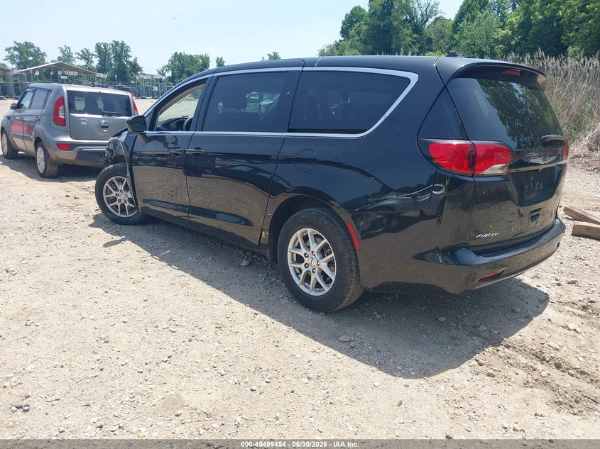 Vin: 2c4rc1cg1nr211590, lot: 45997670, chrysler voyager lx 20223