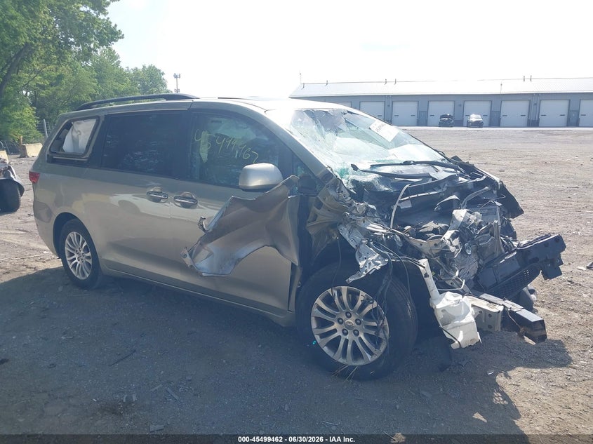 Vin: 5tdyk3dc6fs532023, lot: 45997678, toyota sienna xle 8 passenger 20151