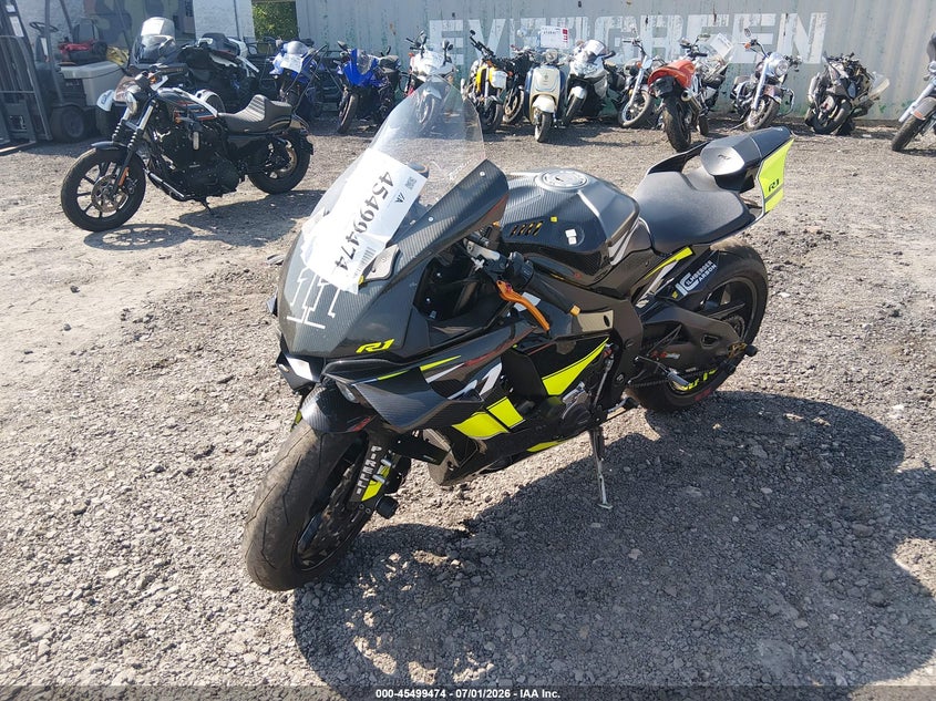 2016 YAMAHA YZFR1 auction photo 2