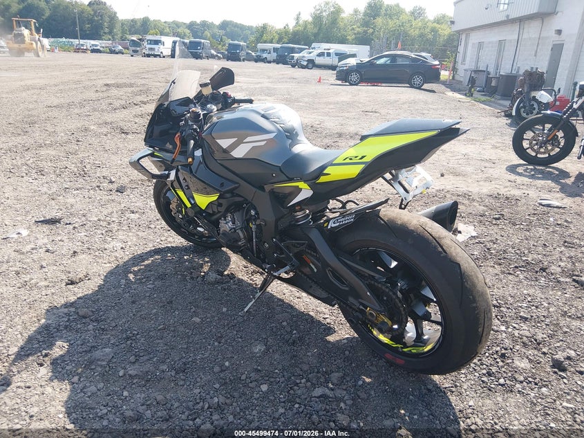 2016 YAMAHA YZFR1 auction photo 3