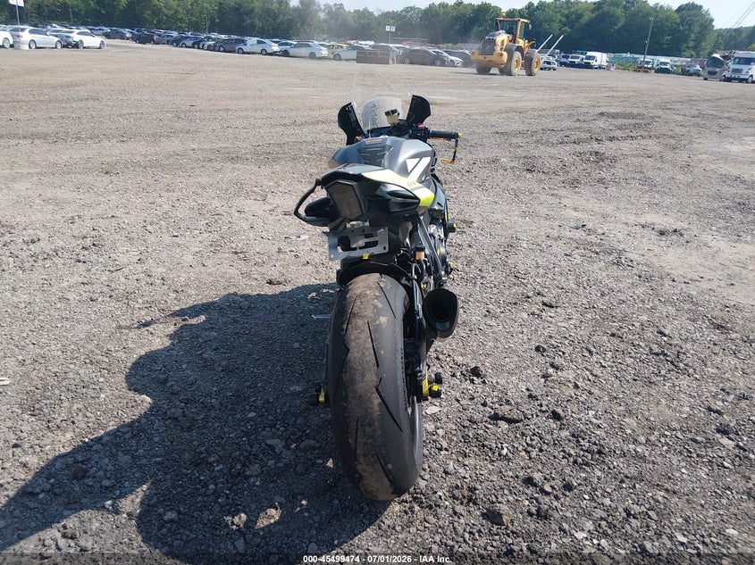 2016 YAMAHA YZFR1 auction photo 6