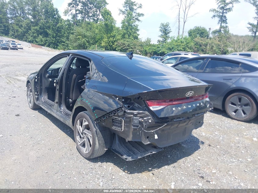 2025 HYUNDAI ELANTRA auction photo 3