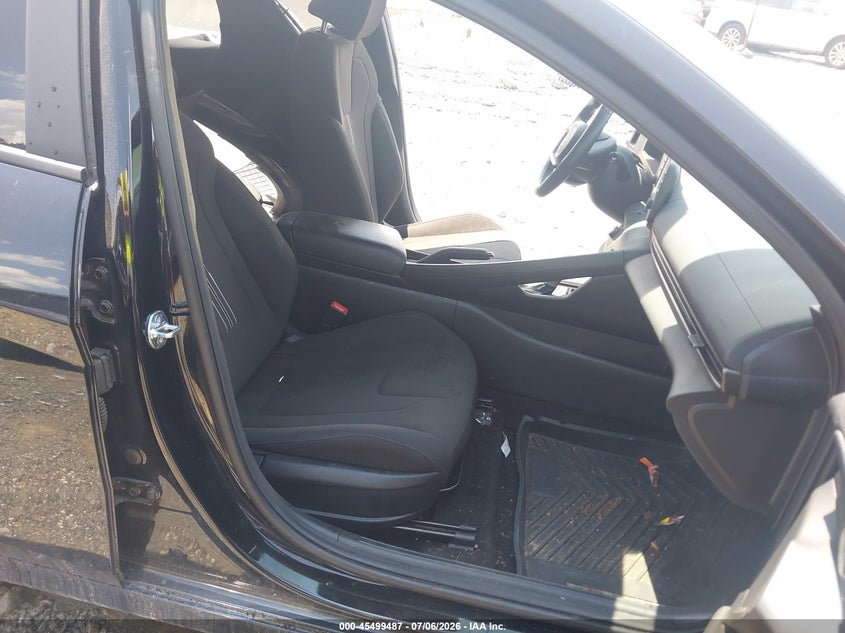 2025 HYUNDAI ELANTRA auction photo 5