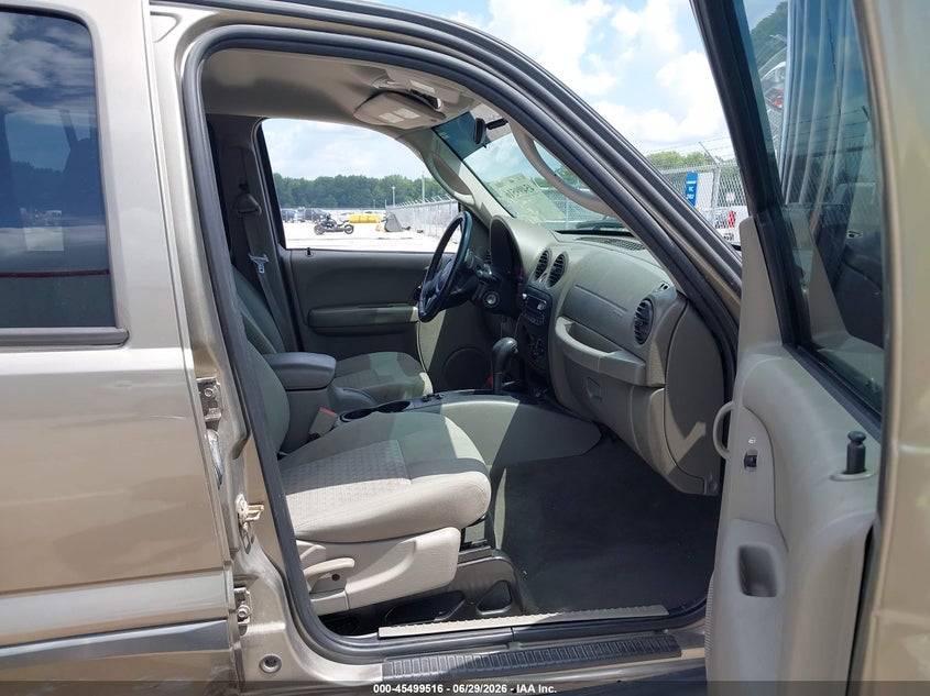 2006 JEEP LIBERTY auction photo 5