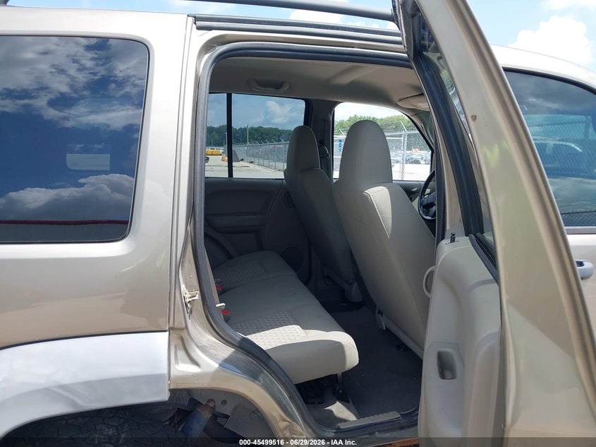 2006 JEEP LIBERTY auction photo 8