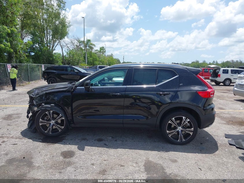 2020 Volvo Xc40 T4 Inscription VIN: YV4AC2HL7L2318807 Lot: 45499776