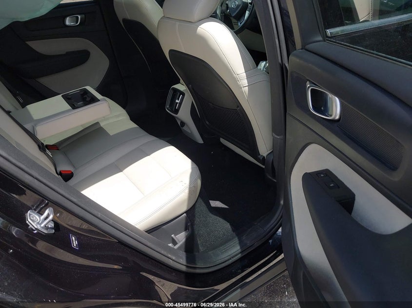 2020 Volvo Xc40 T4 Inscription VIN: YV4AC2HL7L2318807 Lot: 45499776
