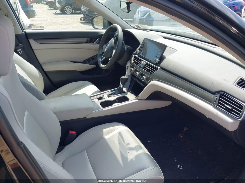 2018 HONDA ACCORD LX — Photo 5