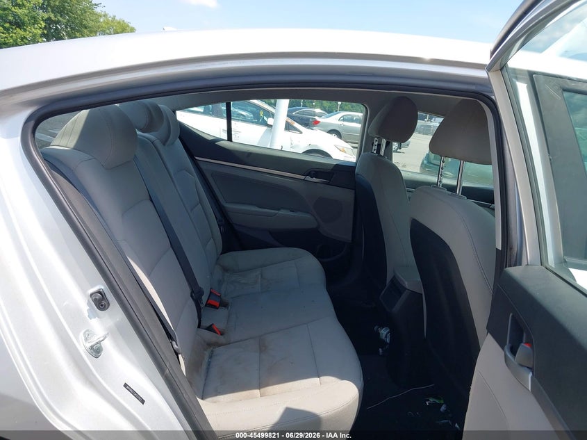 2018 HYUNDAI ELANTRA auction photo 8