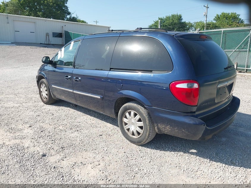 2006 CHRYSLER TOWN & COUNTRY auction photo 3