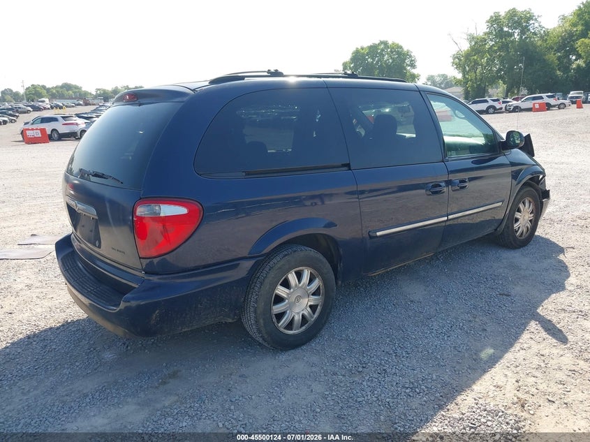 2006 CHRYSLER TOWN & COUNTRY auction photo 4