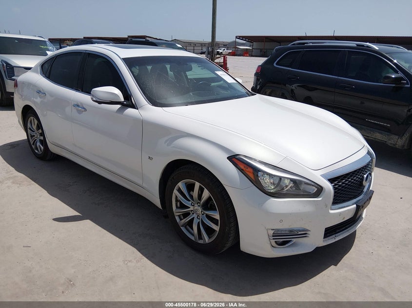 2015 INFINITI Q70 auction photo 1