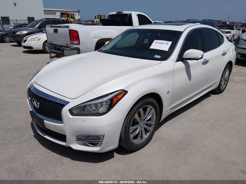 2015 INFINITI Q70 auction photo 2