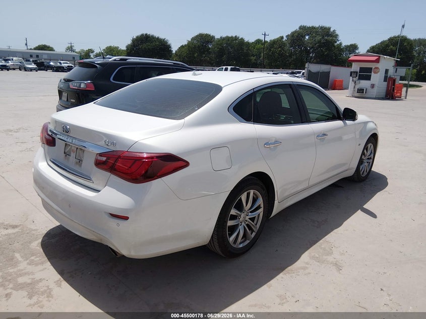 2015 INFINITI Q70 auction photo 4