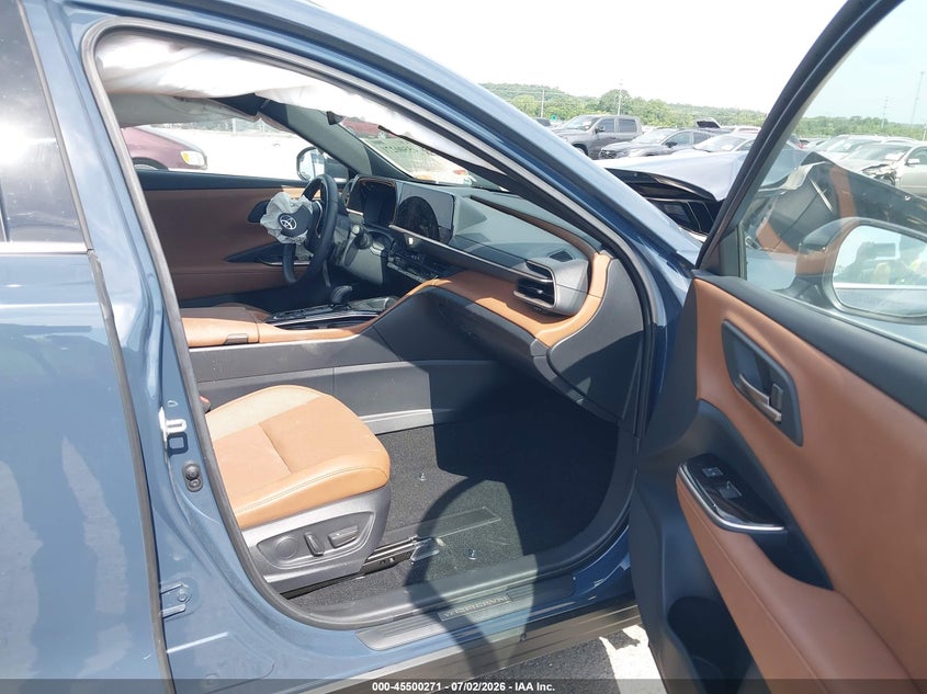 2025 TOYOTA CROWN SIGNIA auction photo 5
